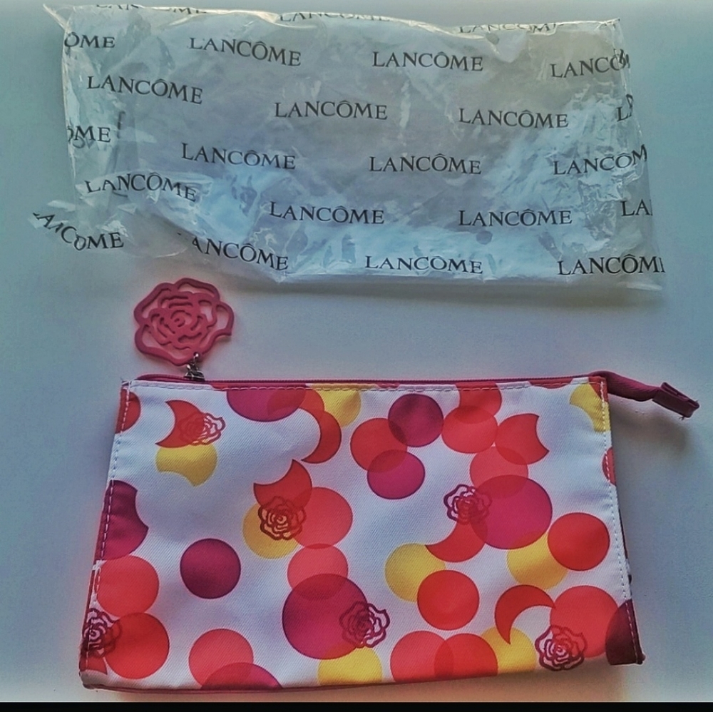 Cosmetic bag